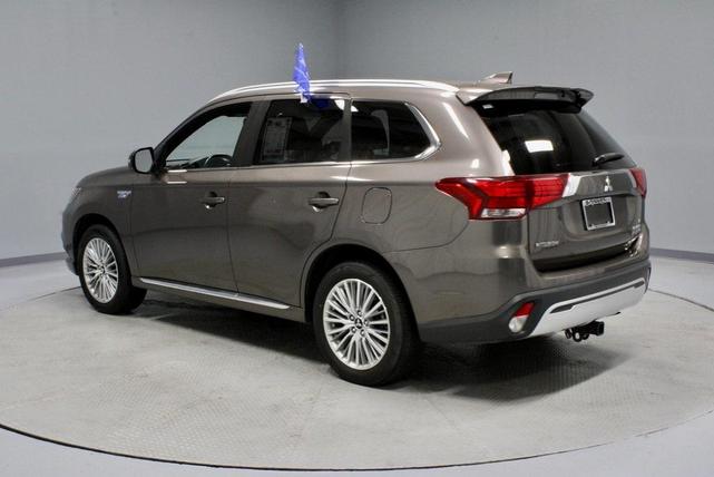 Photo of 2019 Quartz Brown Metallic Mitsubishi Outlander PHEV