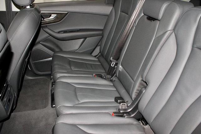 Photo of 2024 Glacier White Metallic Audi Q7
