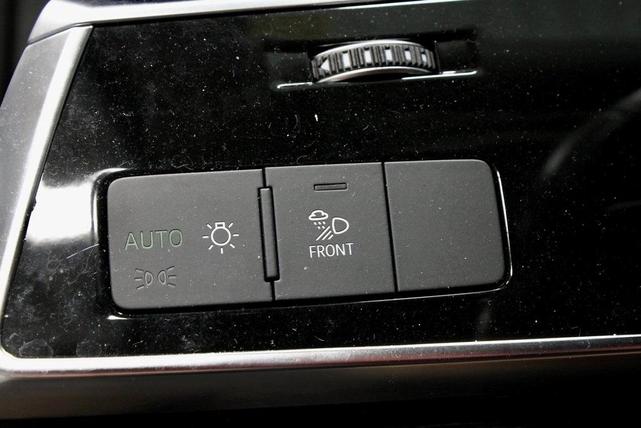Photo of 2024 Glacier White Metallic Audi Q7