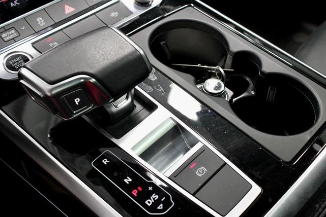 Photo of 2024 Glacier White Metallic Audi Q7