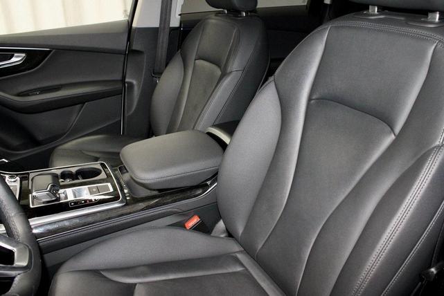 Photo of 2024 Glacier White Metallic Audi Q7