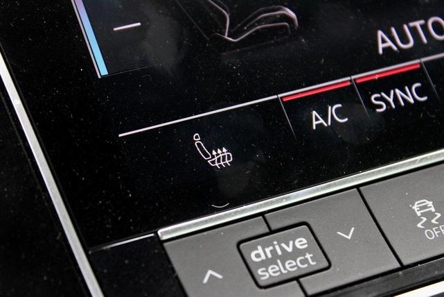Photo of 2024 Glacier White Metallic Audi Q7