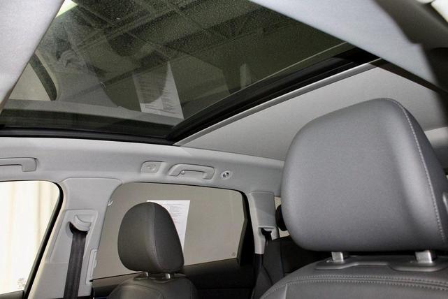 Photo of 2024 Glacier White Metallic Audi Q7