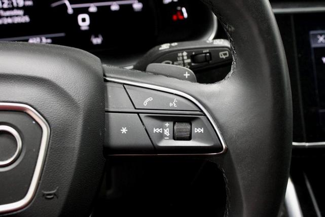Photo of 2024 Glacier White Metallic Audi Q7