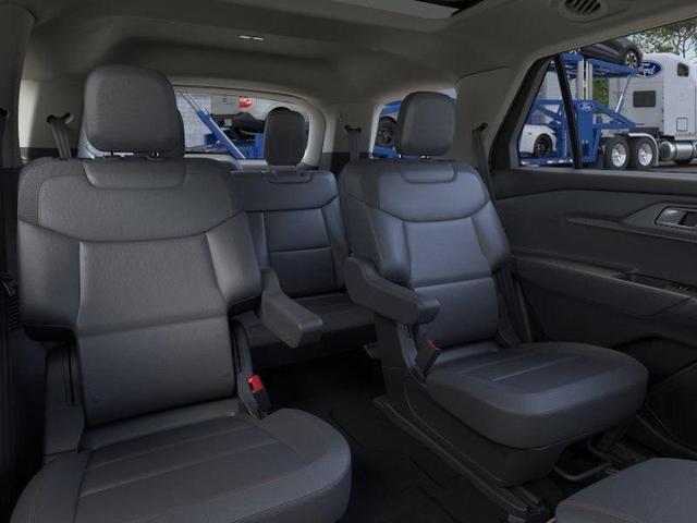 Photo of 2025 Star White Ford Explorer
