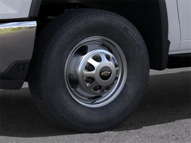 Photo of 2025 Summit White Chevrolet Silverado 3500