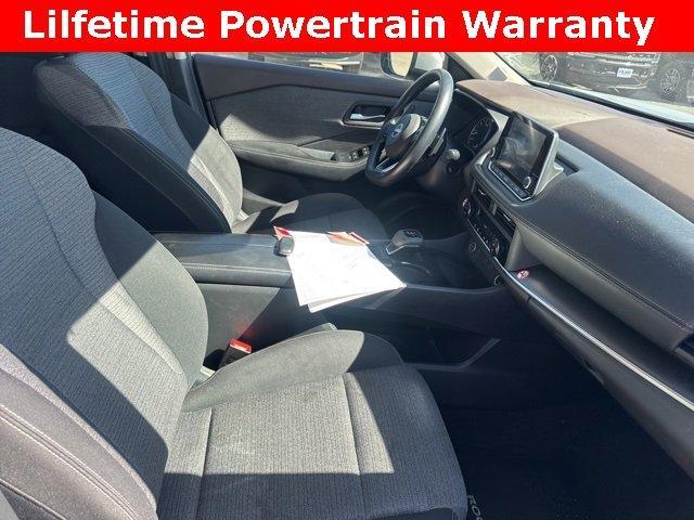 Photo of 2023 Brilliant Silver Metallic Nissan Rogue
