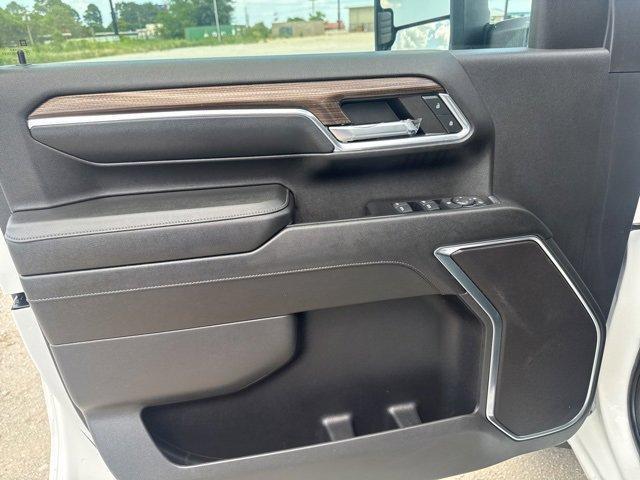 Photo of 2024 Summit White Chevrolet Silverado 2500
