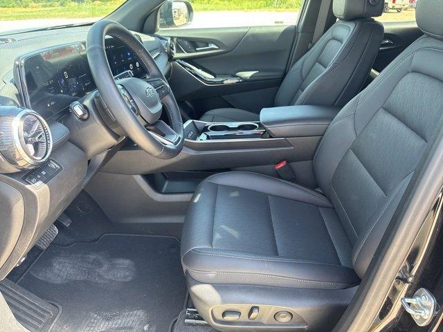 Photo of 2025 Mosaic Black Metallic Chevrolet Equinox