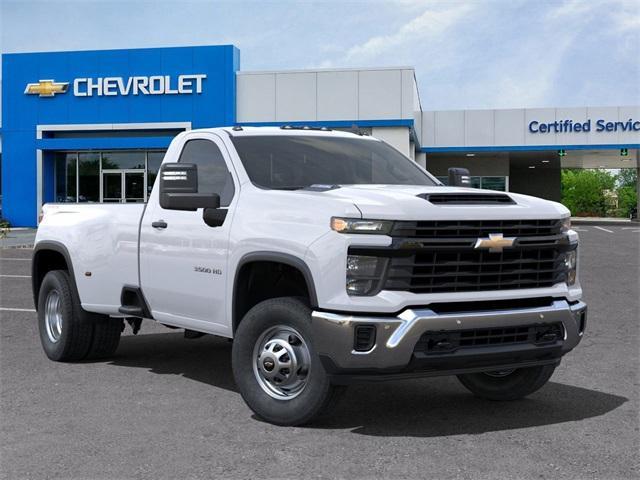 Photo of 2025 Summit White Chevrolet Silverado 3500