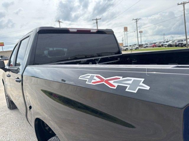 Photo of 2021 Black Chevrolet Silverado 1500