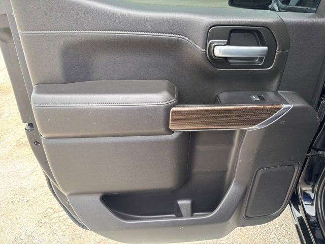 Photo of 2021 Black Chevrolet Silverado 1500