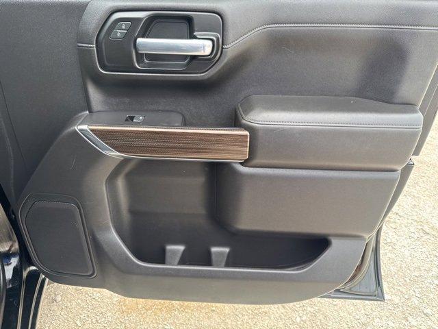 Photo of 2021 Black Chevrolet Silverado 1500