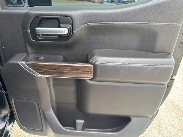 Photo of 2021 Black Chevrolet Silverado 1500