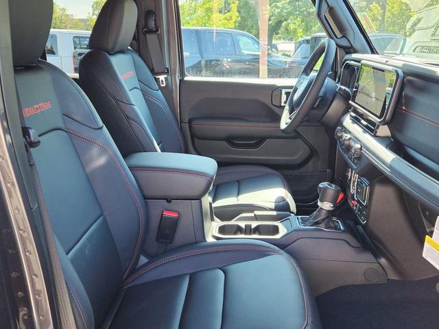 Photo of 2025 Granite Crystal Metallic Clearcoat Jeep Gladiator