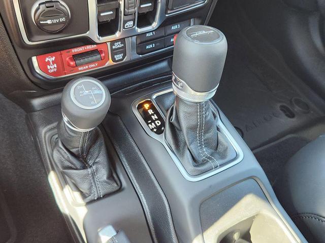Photo of 2025 Granite Crystal Metallic Clearcoat Jeep Gladiator
