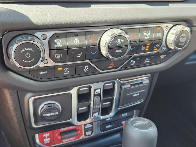 Photo of 2025 Granite Crystal Metallic Clearcoat Jeep Gladiator