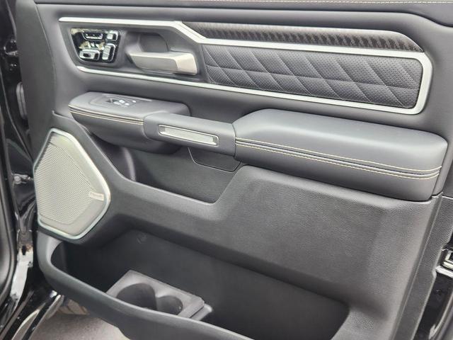 Photo of 2026 Diamond Black Crystal Pearlcoat RAM 1500