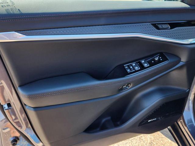 Photo of 2025 Baltic Gray Metallic Clearcoat Jeep Wagoneer S