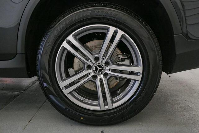 Photo of 2022 Gray Mercedes-Benz GLC 300