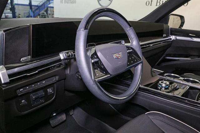 Photo of 2025 Crystal White Tricoat Cadillac Escalade