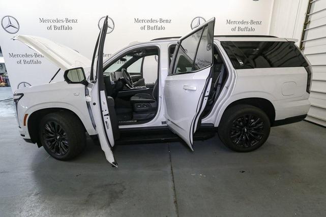 Photo of 2025 Crystal White Tricoat Cadillac Escalade