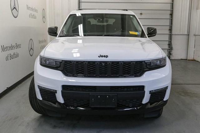 Photo of 2024 Bright White Clearcoat Jeep Grand Cherokee L