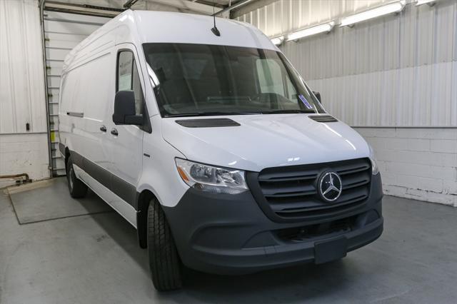 Photo of 2024 White Mercedes-Benz Sprinter 2500