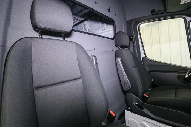 Photo of 2024 White Mercedes-Benz Sprinter 2500
