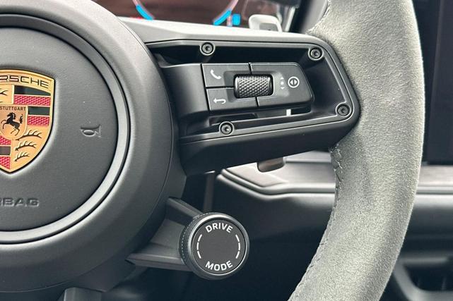 Photo of 2025 Paint to Sample Porsche Cayenne