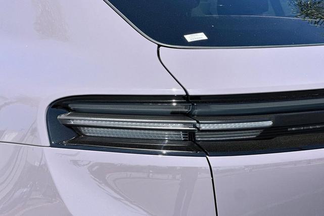 Photo of 2025 Provence Porsche Macan