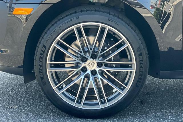 Photo of 2025 Jet Black Metallic Porsche Macan