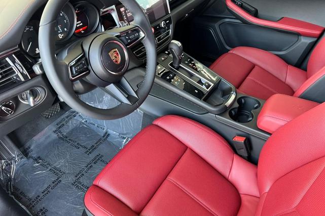 Photo of 2025 Jet Black Metallic Porsche Macan