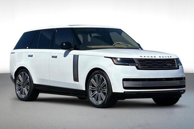 Photo of 2024 OSTUNI PEARL WHITE Land Rover Range Rover