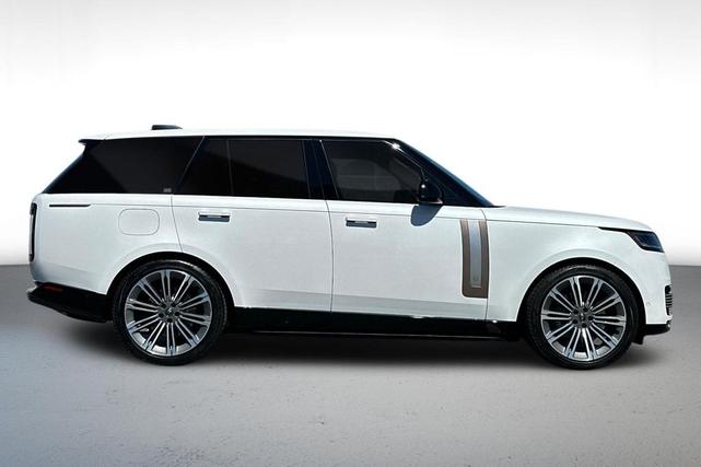 Photo of 2024 OSTUNI PEARL WHITE Land Rover Range Rover