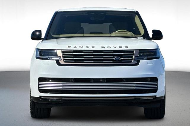 Photo of 2024 OSTUNI PEARL WHITE Land Rover Range Rover