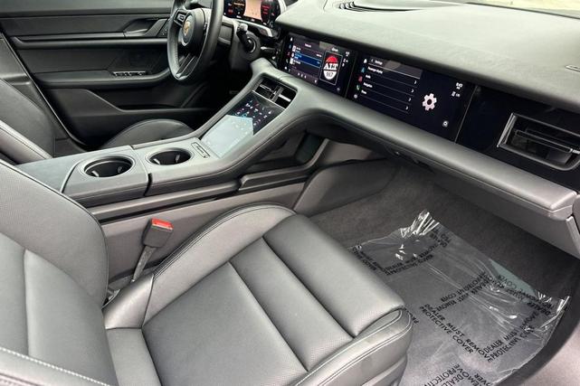 Photo of 2022 White Porsche Taycan