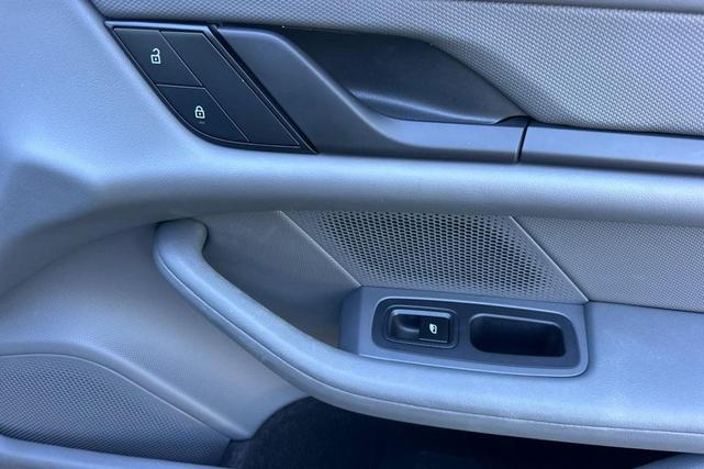 Photo of 2022 Frozen Berry Metallic Porsche Taycan