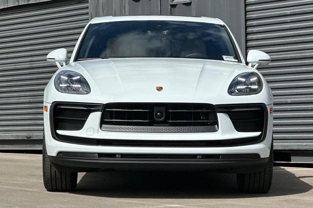 Photo of 2026 Carrara White Metallic Porsche Macan