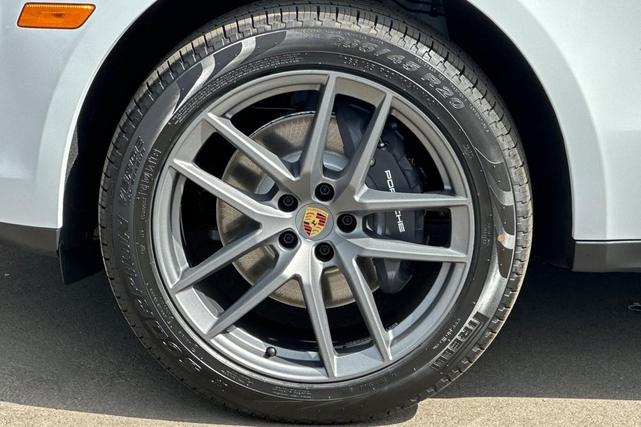 Photo of 2026 Carrara White Metallic Porsche Macan