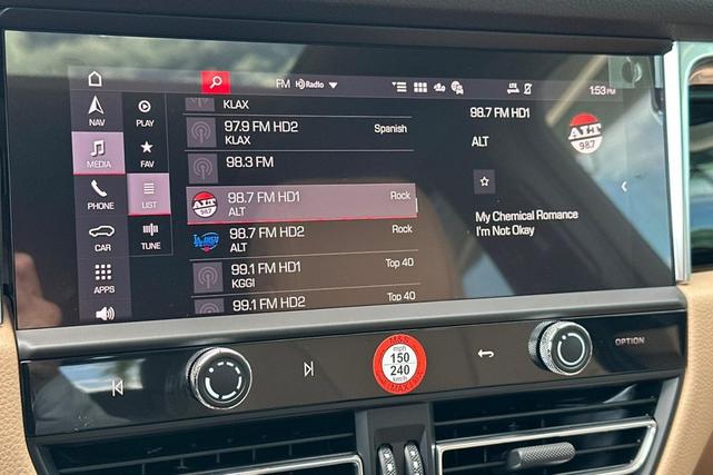 Photo of 2026 Carrara White Metallic Porsche Macan