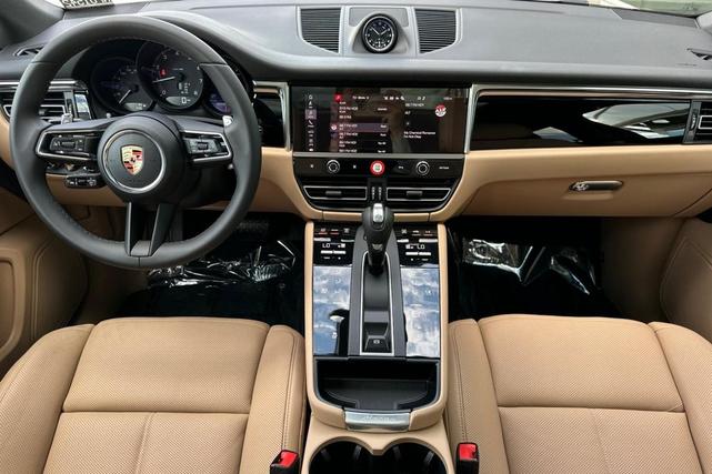Photo of 2026 Carrara White Metallic Porsche Macan
