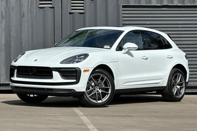 Photo of 2026 Carrara White Metallic Porsche Macan