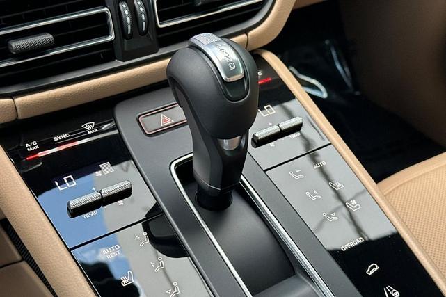 Photo of 2026 Carrara White Metallic Porsche Macan