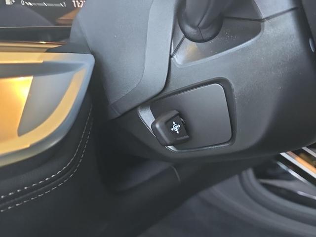 Photo of 2023 Black Sapphire Metallic BMW X7