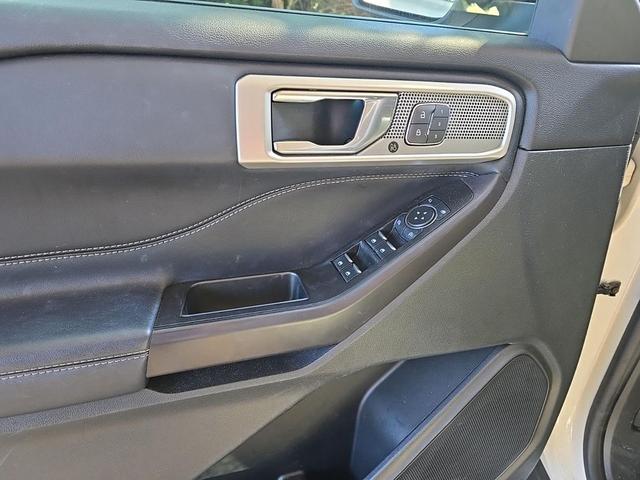 Photo of 2020 White Ford Explorer