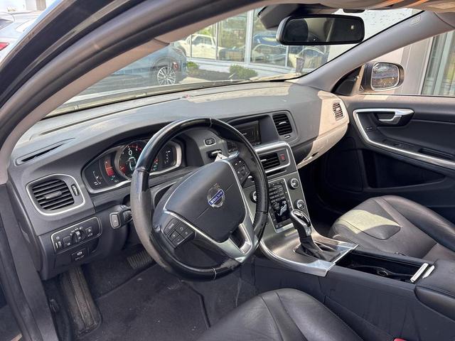 Photo of 2015 Savile Gray Metallic Volvo S60