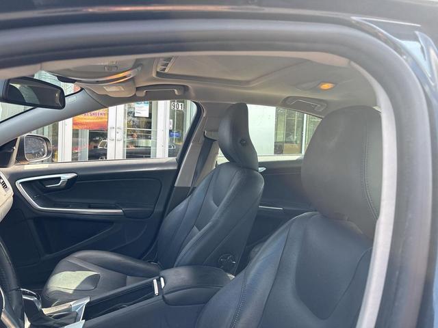 Photo of 2015 Savile Gray Metallic Volvo S60