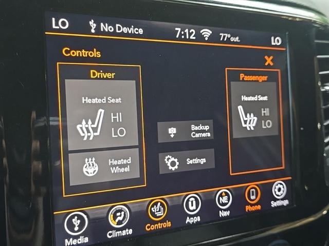 Photo of 2020 Diamond Black Crystal Pearlcoat Jeep Grand Cherokee