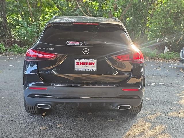 Photo of 2022 Cosmos Black Metallic Mercedes-Benz GLA 250